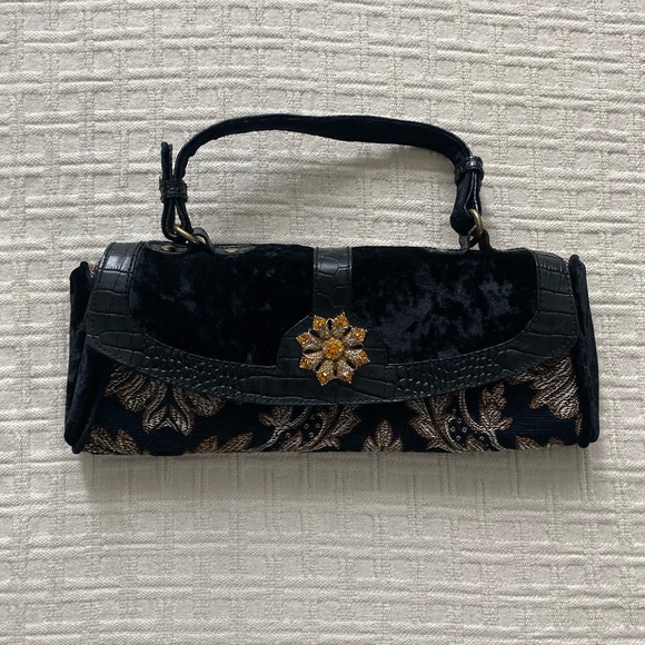Marshall Field’s Handbags - Vintage Marshall Field’s embroidered rhinestone purse.